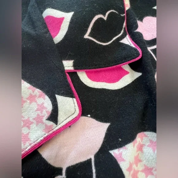 BNWOT Victoria’s Secret Kiss Lips Pajama Shirt. Size Large - Picture 7 of 9